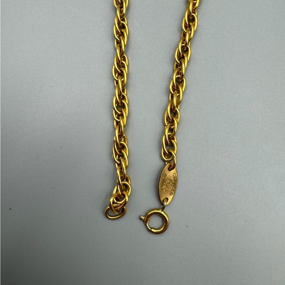 Chanel CC Necklace - Picture 4 of 7